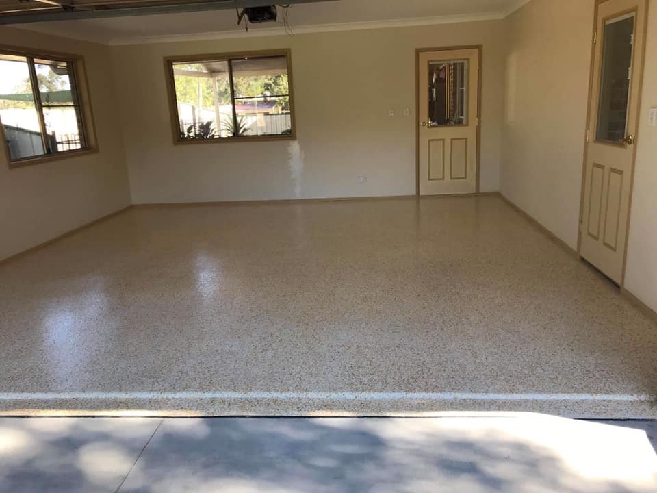 Decorative epoxy flake flooring